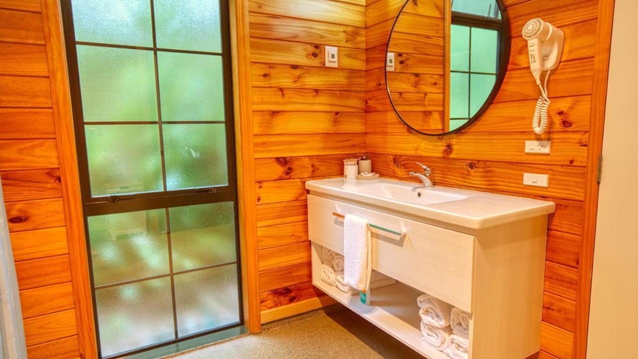 Paparoa Beach Hideaway With Hot Tub Barrytown Zewnętrze zdjęcie