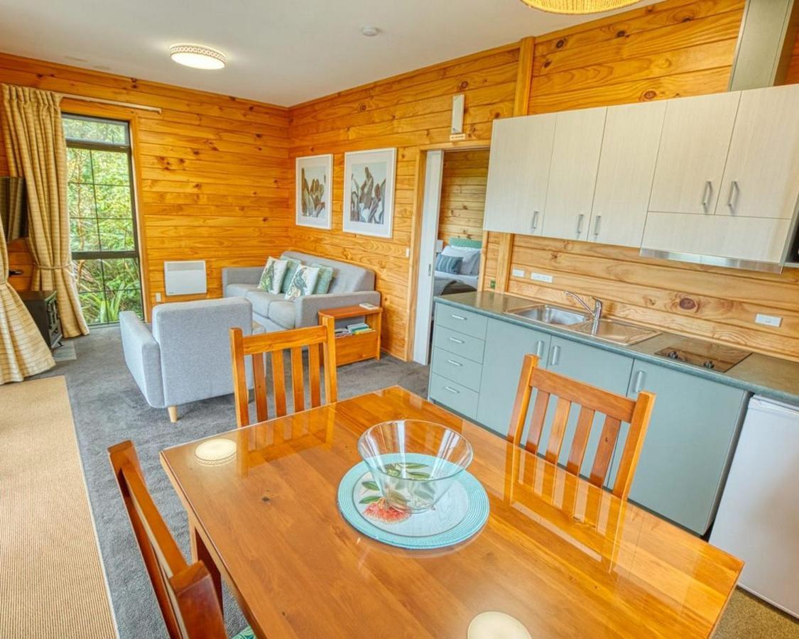 Paparoa Beach Hideaway With Hot Tub Barrytown Zewnętrze zdjęcie