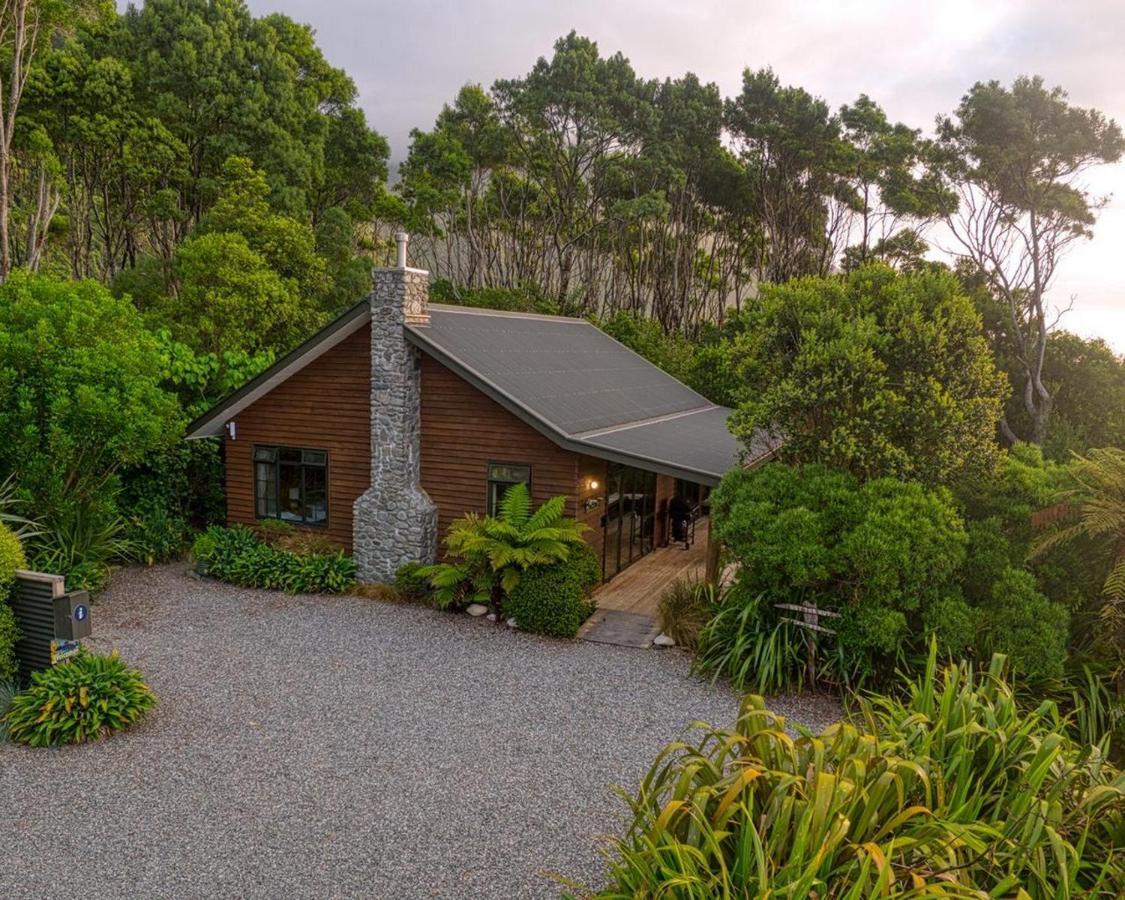 Paparoa Beach Hideaway With Hot Tub Barrytown Zewnętrze zdjęcie